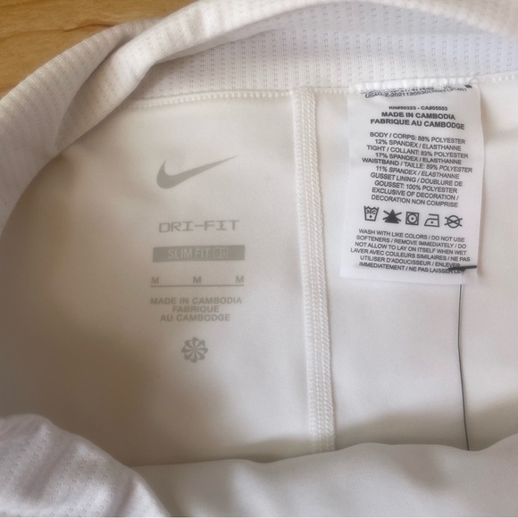 |Nike| Dri-Fit NWT White 2-1 Tennis Skirt with Built-in shorts Woman's M - Picture 4 of 8